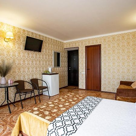 Hôtel Olimp à Zaliznyi Port Extérieur photo